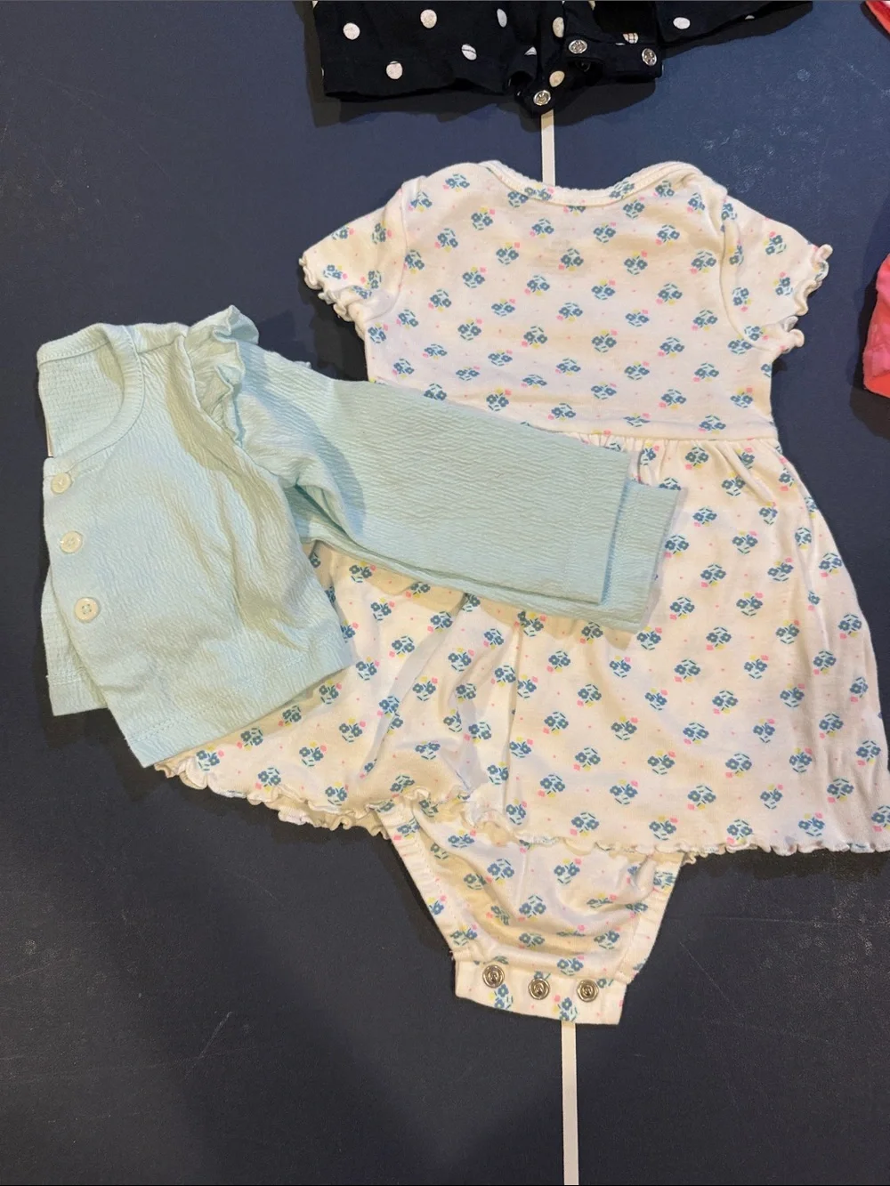 Carter’s Bundle of 6 month girls clothes